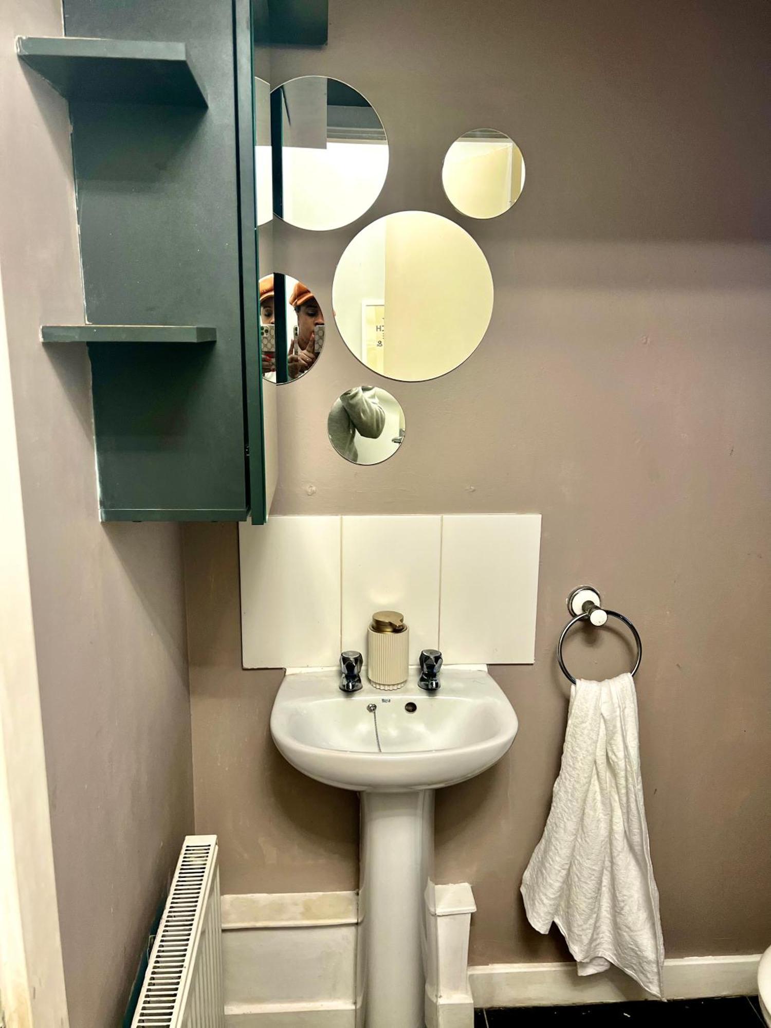 Dartford Kent Luxe Home -2 Mins From Dartford Crossing - Close To Town Centre & Station - 5 Bedroom Holiday Home - Fun Games & Free Parking-Sleeps 1 To 12 Exterior foto